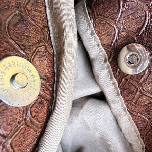 Ladies LR LineaR Brown Purse With Inner Compartment & Magnet Closure Preowned - Picture 8 of 9